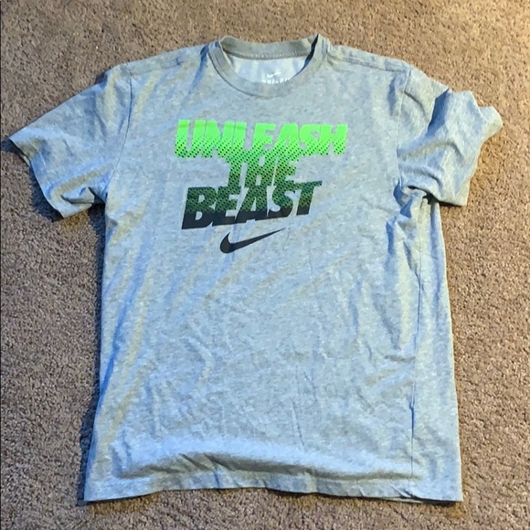 Nike Dri-Fit Graphic Tee - Picture 1 of 1